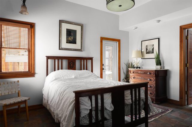 2010 S 2nd ST, Austin, TX 78704