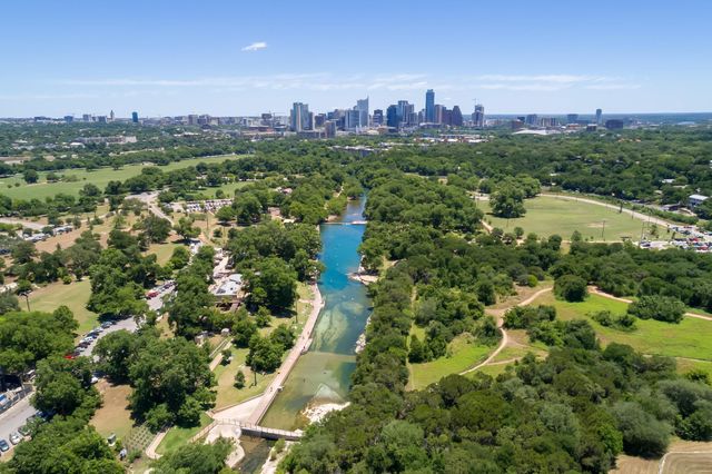 2010 S 2nd ST, Austin, TX 78704