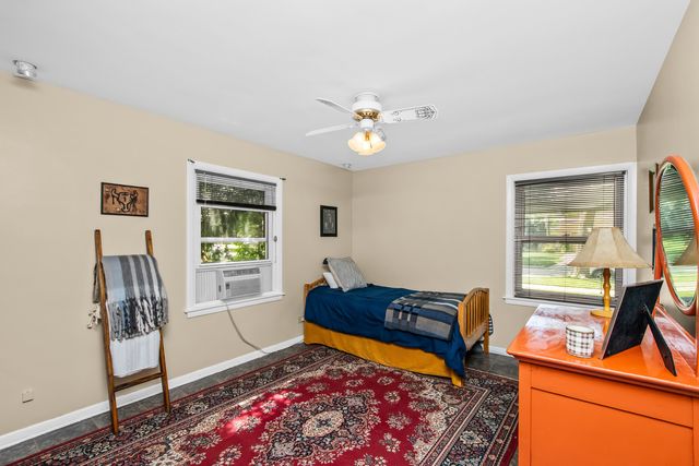 8526 Rockefeller Avenue, Brookfield, IL 60513