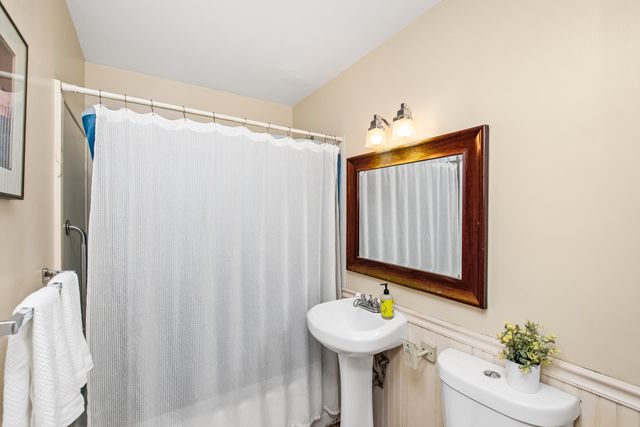 8526 Rockefeller Avenue, Brookfield, IL 60513
