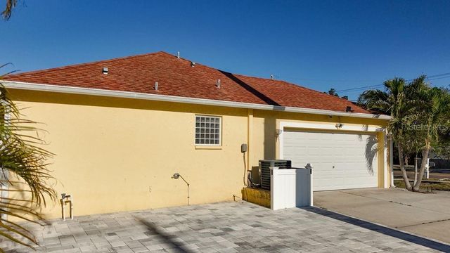 2402 DRYER AVENUE, Largo, FL 33770