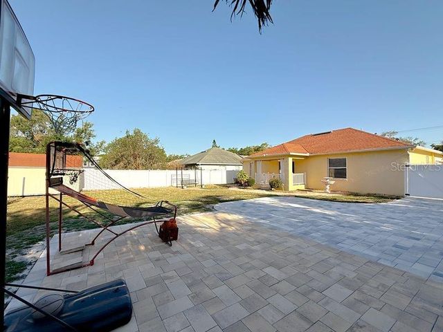 2402 DRYER AVENUE, Largo, FL 33770