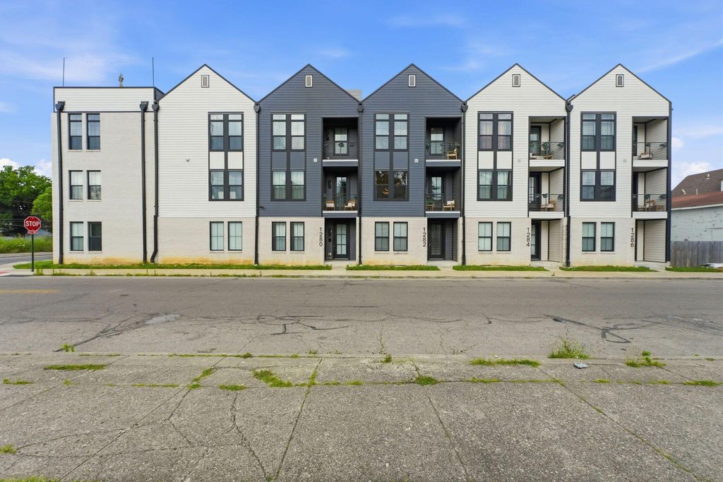 1282 Oak Street, Columbus, OH 43205