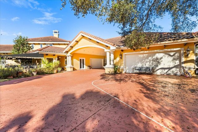 2405 ALAQUA DRIVE, Longwood, FL 32779