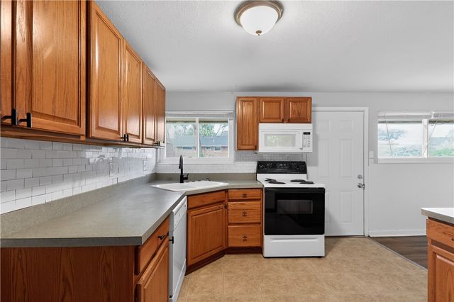 1608 Lanbury Drive, Kettering, OH 45439