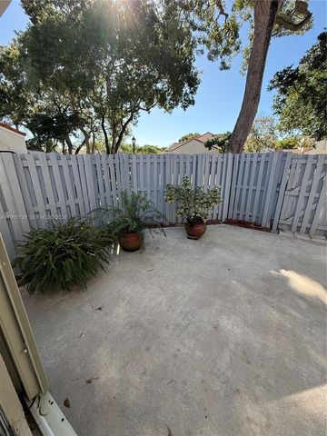 1364 Cottonwood Cir 1364, Weston, FL 33326