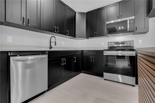 6807 Shangrila Way, Riverdale, GA 30296