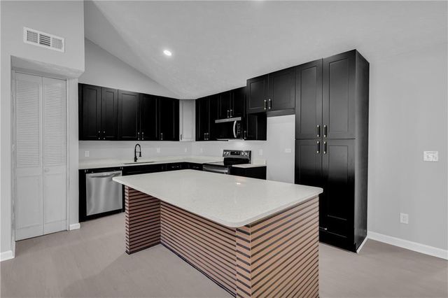 6807 Shangrila Way, Riverdale, GA 30296
