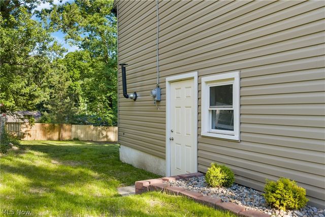 143 Malacca Street, Akron, OH 44305