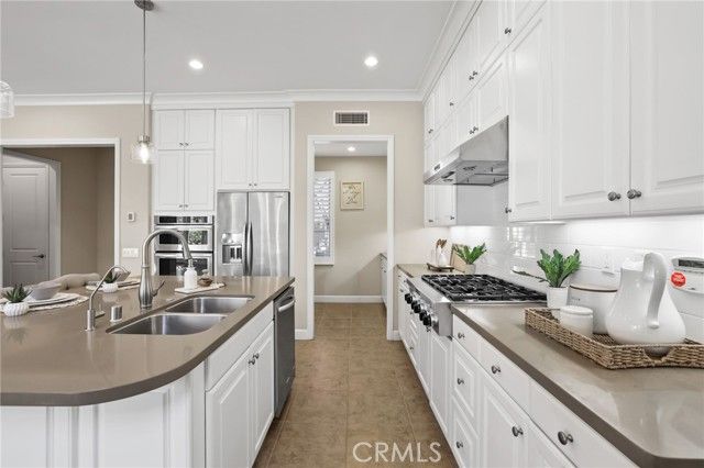 79 Thornapple, Irvine, CA 92620