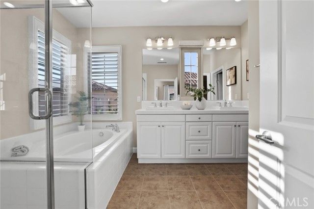 79 Thornapple, Irvine, CA 92620