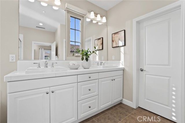 79 Thornapple, Irvine, CA 92620