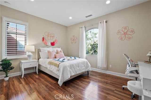 79 Thornapple, Irvine, CA 92620