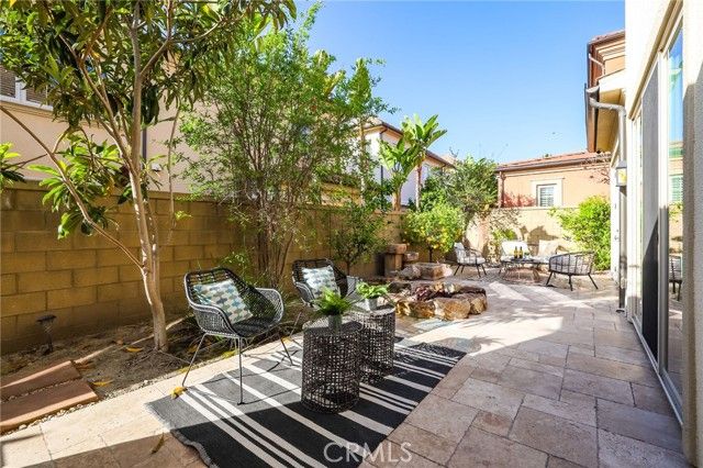 79 Thornapple, Irvine, CA 92620