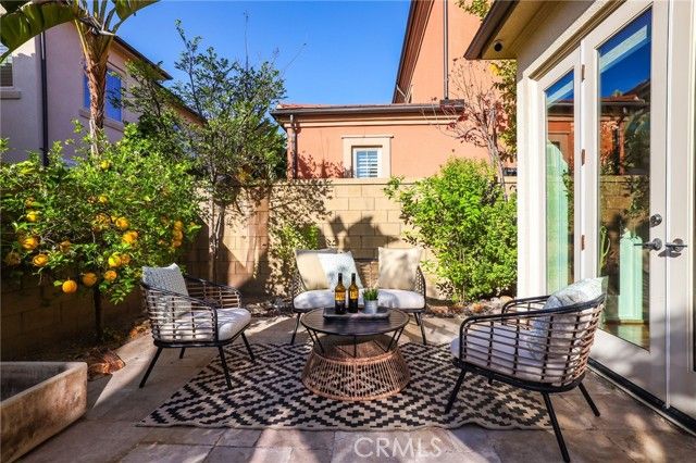 79 Thornapple, Irvine, CA 92620