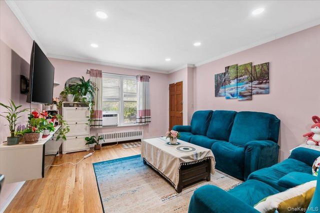 87-29 Marengo Street 1C, Holliswood, NY 11423