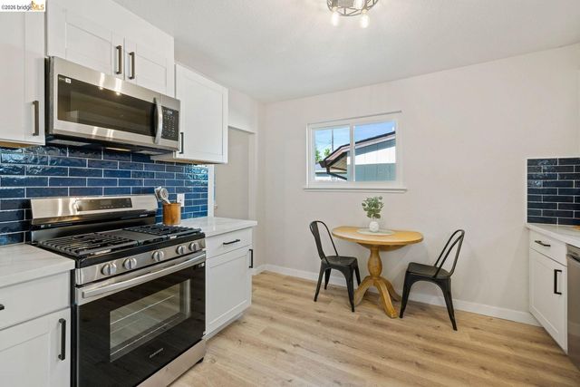 123 Circuit DR A, Roseville, CA 95678