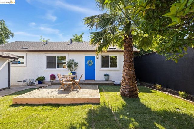 123 Circuit DR A, Roseville, CA 95678