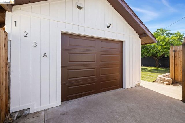 123 Circuit DR A, Roseville, CA 95678
