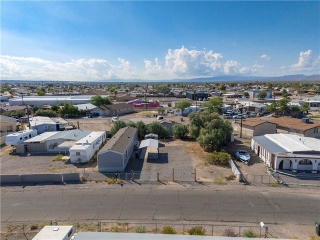 906 Sandy Beach Drive, Bullhead City, AZ 86442