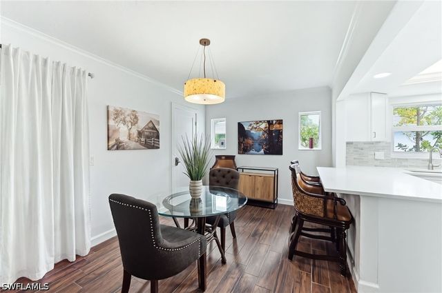 220 Lanchester CT 32, Naples, FL 34112
