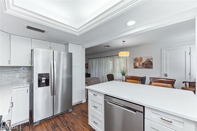220 Lanchester CT 32, Naples, FL 34112