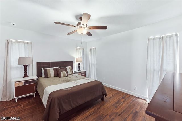 220 Lanchester CT 32, Naples, FL 34112