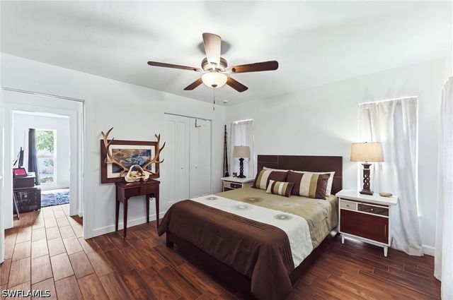220 Lanchester CT 32, Naples, FL 34112