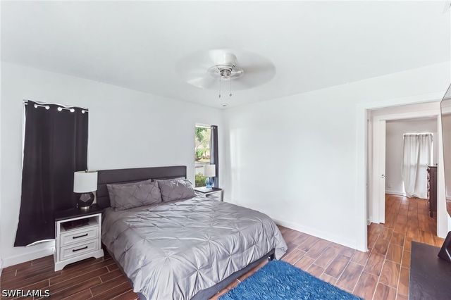 220 Lanchester CT 32, Naples, FL 34112