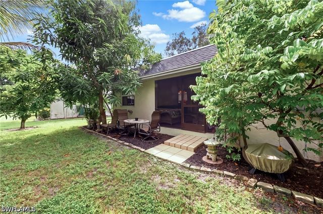 220 Lanchester CT 32, Naples, FL 34112