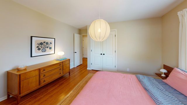 1046 Brooks Avenue W, Roseville, MN 55113