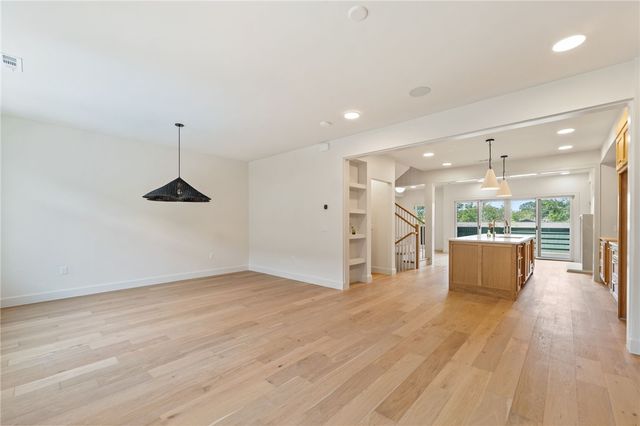 424 SE C Street, Bentonville, AR 72712