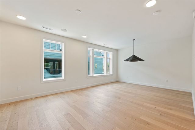 424 SE C Street, Bentonville, AR 72712