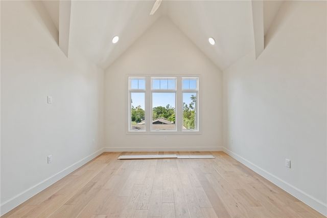 424 SE C Street, Bentonville, AR 72712