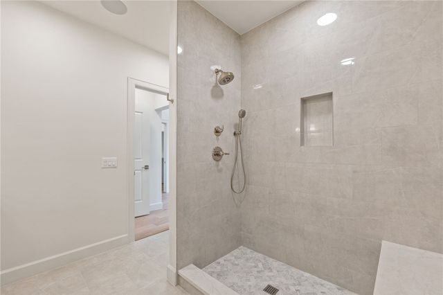 424 SE C Street, Bentonville, AR 72712