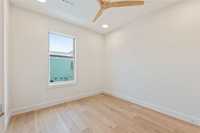 424 SE C Street, Bentonville, AR 72712