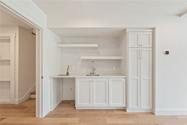 424 SE C Street, Bentonville, AR 72712