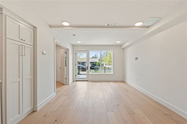 424 SE C Street, Bentonville, AR 72712