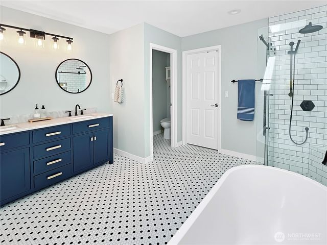 8700 Rosario Place NE, Bainbridge Island, WA 98110