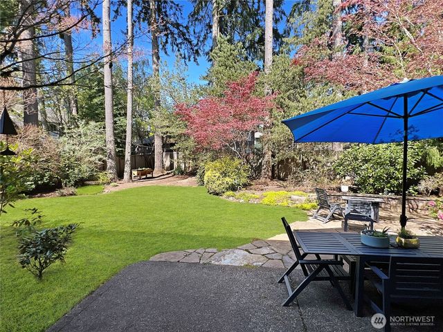8700 Rosario Place NE, Bainbridge Island, WA 98110
