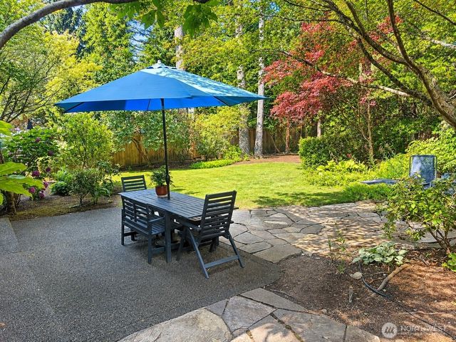 8700 Rosario Place NE, Bainbridge Island, WA 98110
