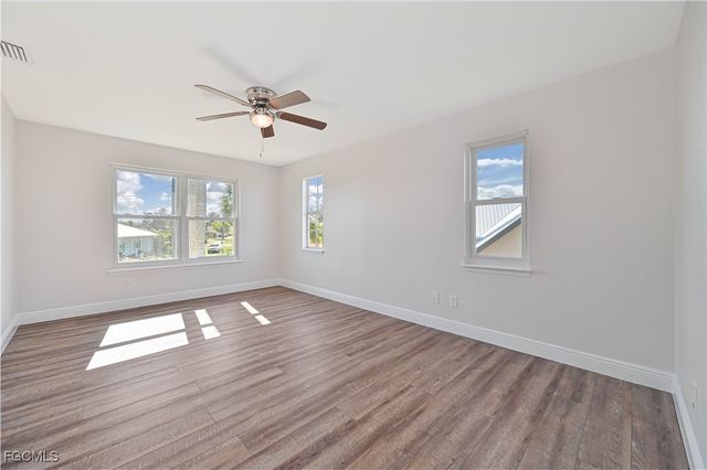 401 SE 10th LN, Cape Coral, FL 33990