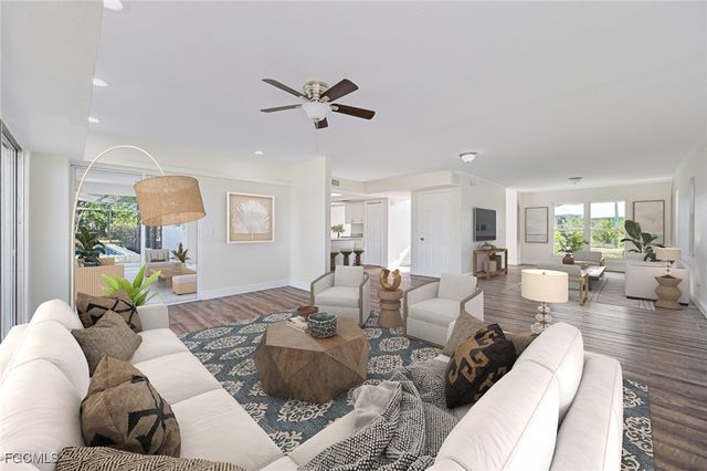 401 SE 10th LN, Cape Coral, FL 33990