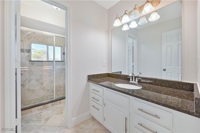 401 SE 10th LN, Cape Coral, FL 33990