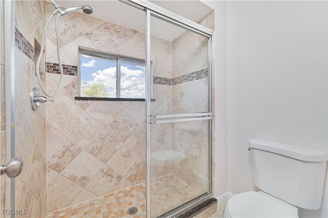 401 SE 10th LN, Cape Coral, FL 33990