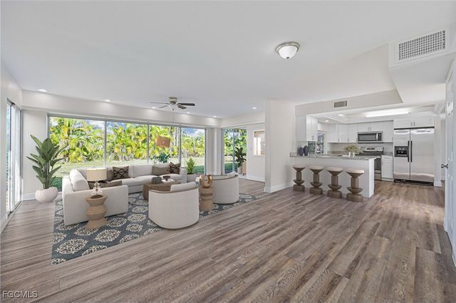 401 SE 10th LN, Cape Coral, FL 33990