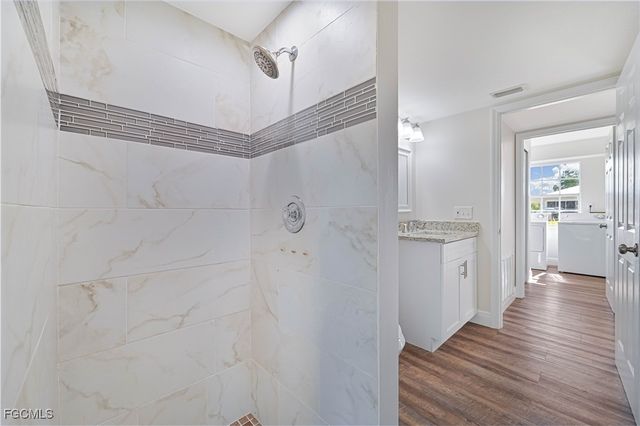 401 SE 10th LN, Cape Coral, FL 33990