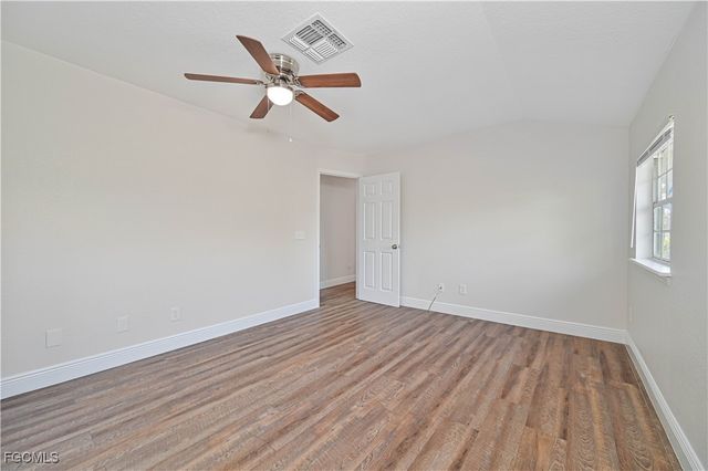 401 SE 10th LN, Cape Coral, FL 33990