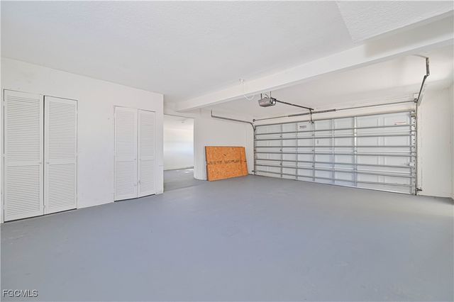 401 SE 10th LN, Cape Coral, FL 33990