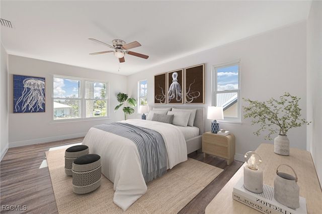 401 SE 10th LN, Cape Coral, FL 33990